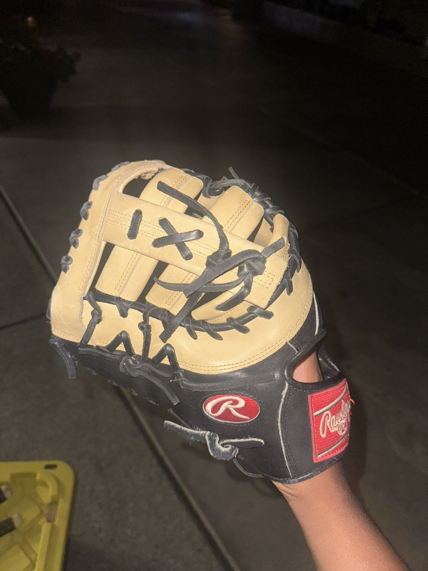 Rawlings Heart Of The Hide First Baseman’s glove
