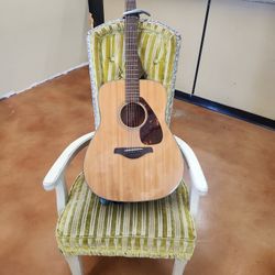 Yamaha FG700s Acoustic Guitar With Strap And Capo 