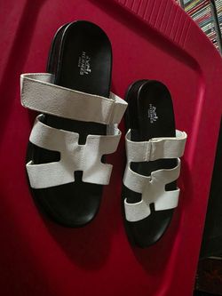 Hermès Chypre Sandals White Suede size 9