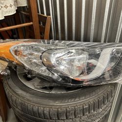2016 Hyundai Passenger Side Headlight/ Mirror