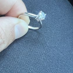 14K White Gold Dimond Ring (Size 7)