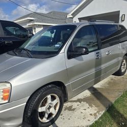 2004 Meecury Monterey 