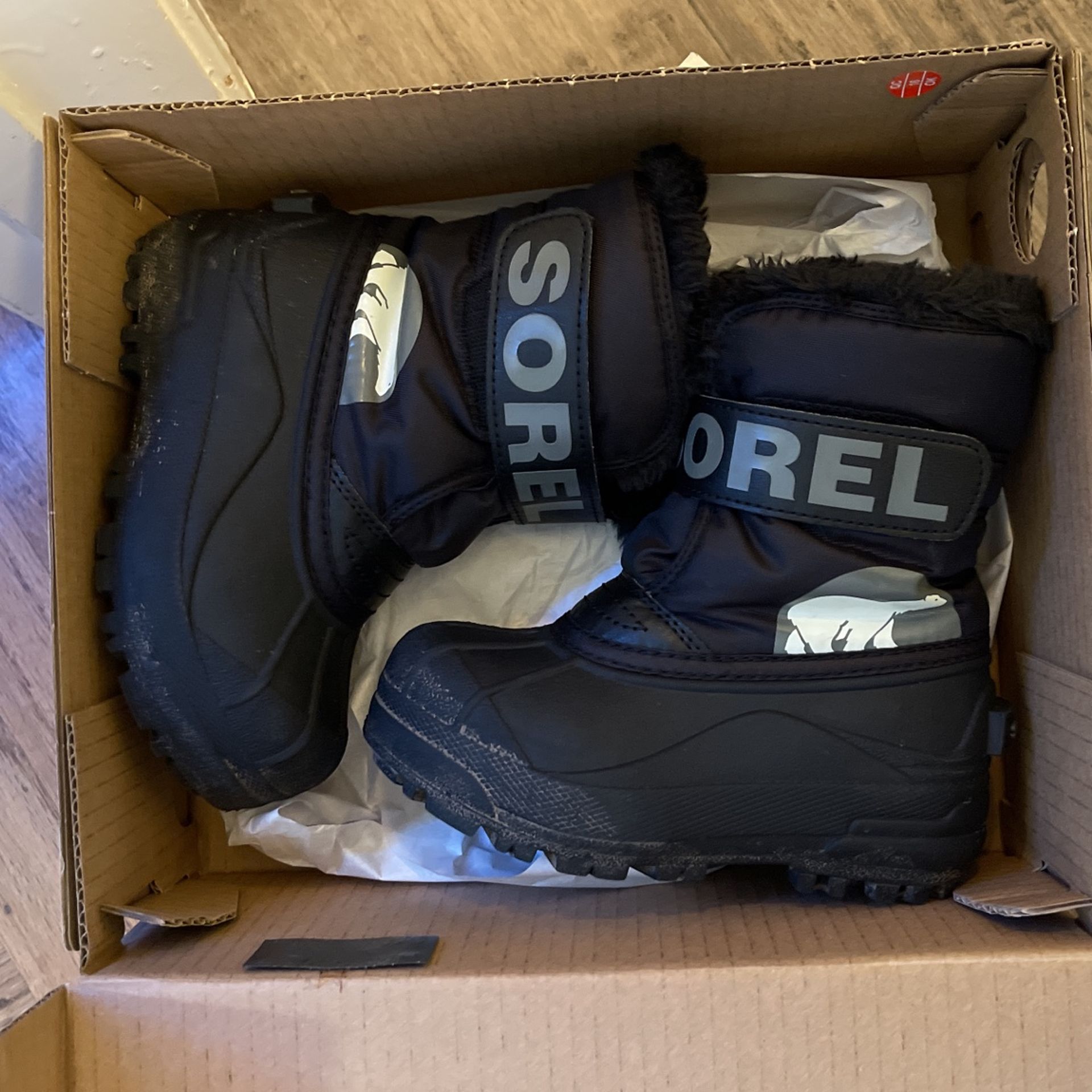 Kids Snow Boots / SOREL/ Used Once / Excellent Condition 