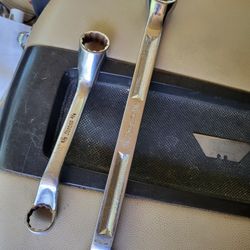 Snap On Short 60° Offset Box End 5/8-3/4 And Snap On Offset Double Box End 11/16-13/16 
