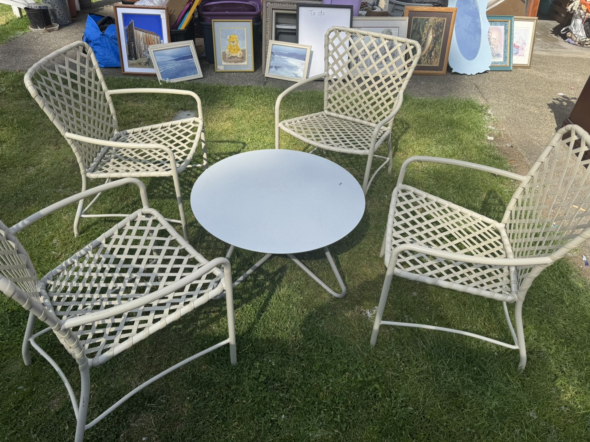Mcm Brown Jordan Patio Chairs And table