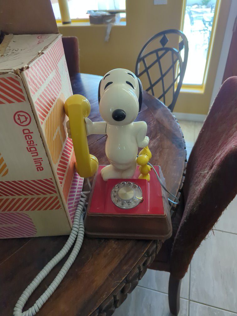 Mickey Mouse, Snoopy & Woodstock Phones