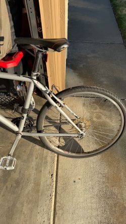 Trek 800 mountain bike