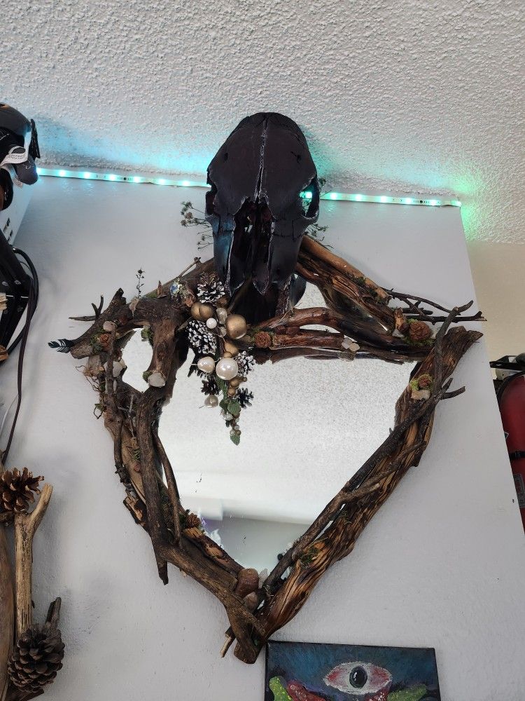 Cow Skull Mirror Gothic Fairy Enchanted Vibes ✨️ 