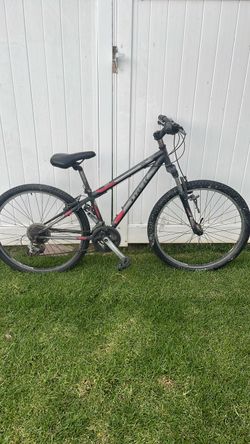 Trek 820 Mountain Bike - Project / Parts Bike