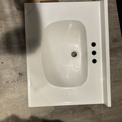 Brand new vanity in the box never assembled