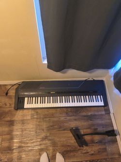 Kurzweil K1000 Digital Piano Keyboard