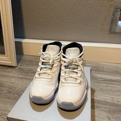 Legend blue “2024” size 9