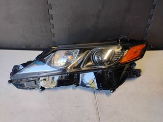 2018 2019 2020 2021 2022 2023 TOYOTA CAMRY left driver side headlight oem.