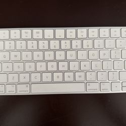 Apple Keyboard