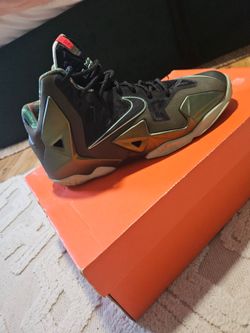 Nike LeBron XI GS Sneakers Size 5Y