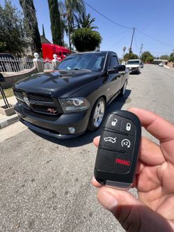 Car keys/llaves de autos/key fobs