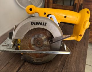 DeWalt Trim Saw 5 3/8