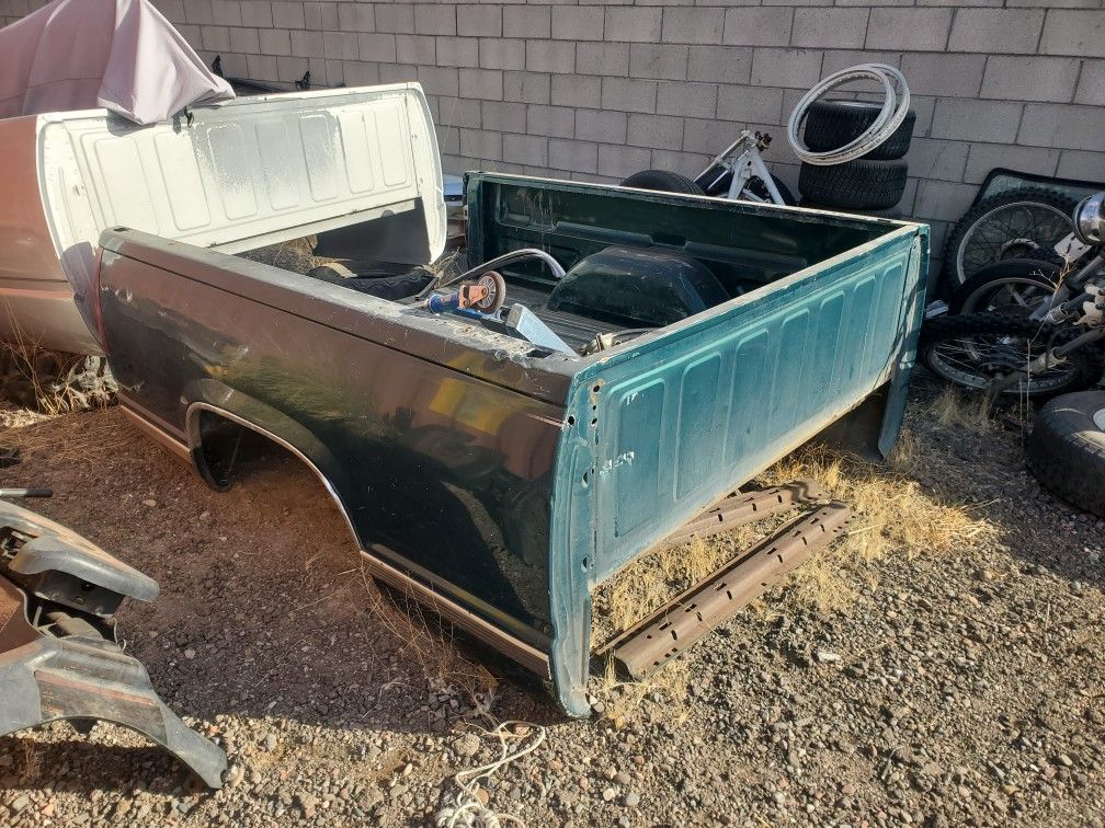 2 OBS Body Style Truck Beds Chevy/GMC