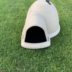 Petmate Dog House, Large, 50 lb. to 90 lb.