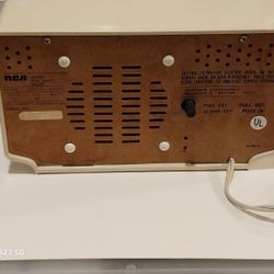 Vintage RCA radio
