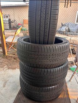 Set of 4 tires 265/35/22