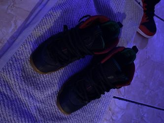 Gucci foam posits size 4 and 1/2 still fresh 🔥🔥🔥