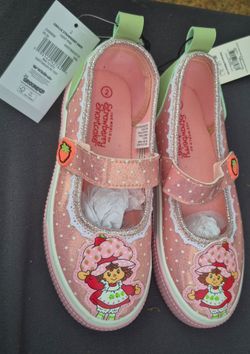 New  girls shoes size 2