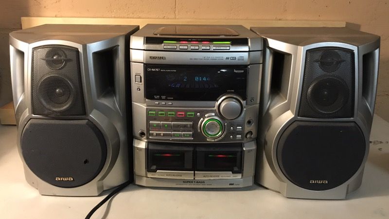 AIWA CX-NA767 Digital Audio SUPER T-BASS System 3 CD + Karaoke - LOUD!