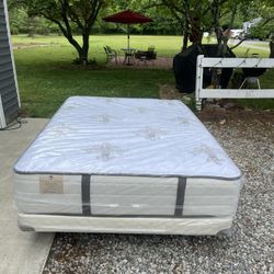 Stearns & Foster Full Bed Set