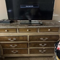 2-Set Solid Wood Dresser