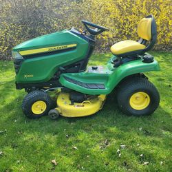JOHN DEERE X300 