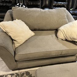 2 Loveseats And Ottoman 