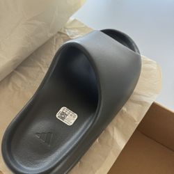 Yeezy Slides 