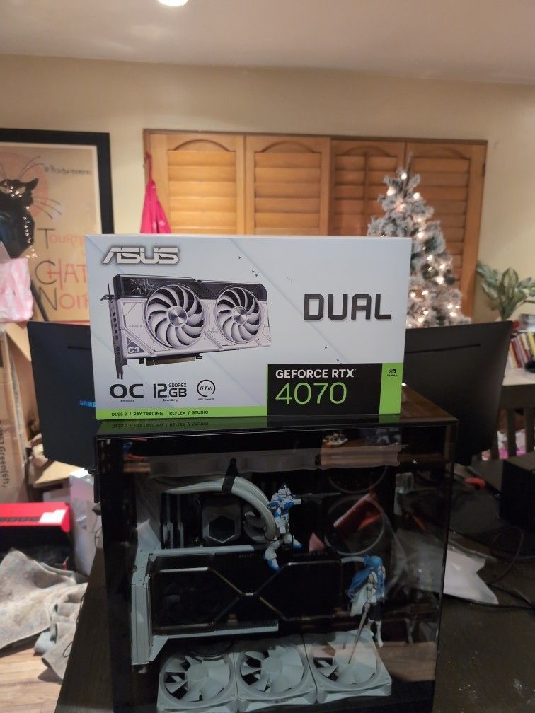 ASUS Dual GeForce RTX™ 4070 White OC Edition 12GB GDDR6X (PCIe 4.0, 12GB GDDR6X, DLSS 3, HDMI 2.1, DisplayPort 1.4a, 2.56-Slot Design, Axial-tech Fan 