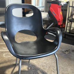 Black Plastic & Metal Frame Chair