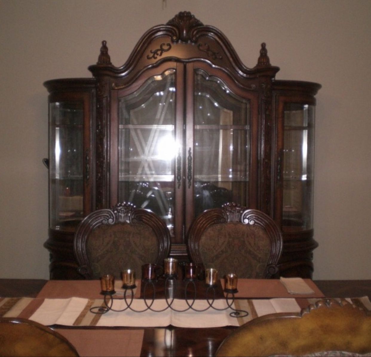 Used Formal Dining Room Set (Or best offer) for Sale in North Las Vegas