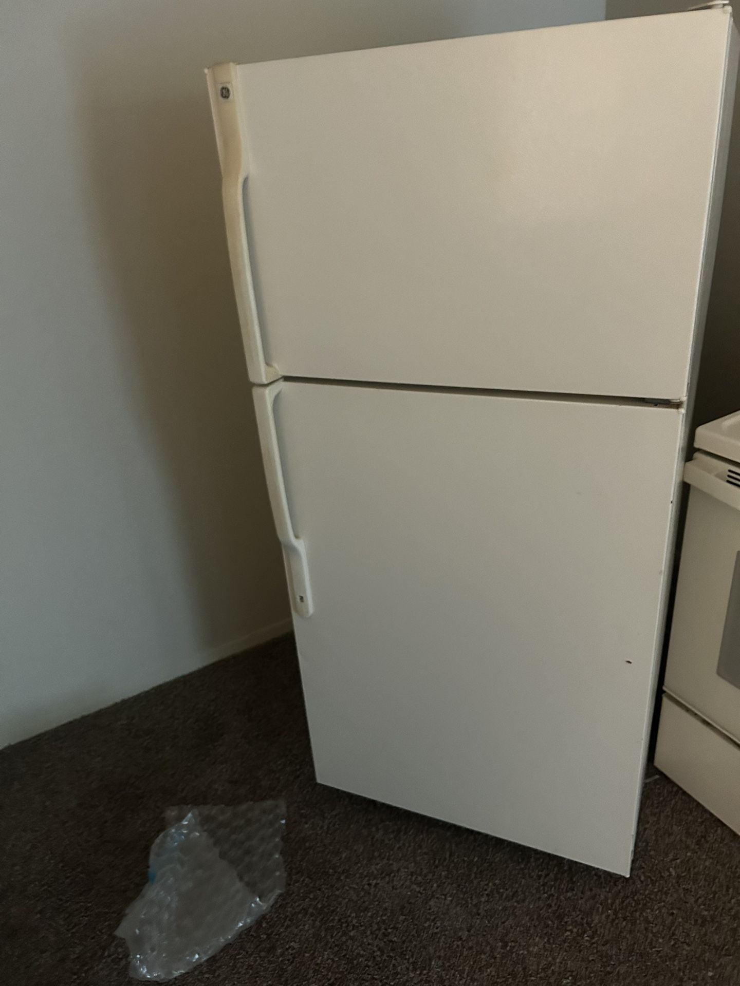 Refrigerator / Electric Range