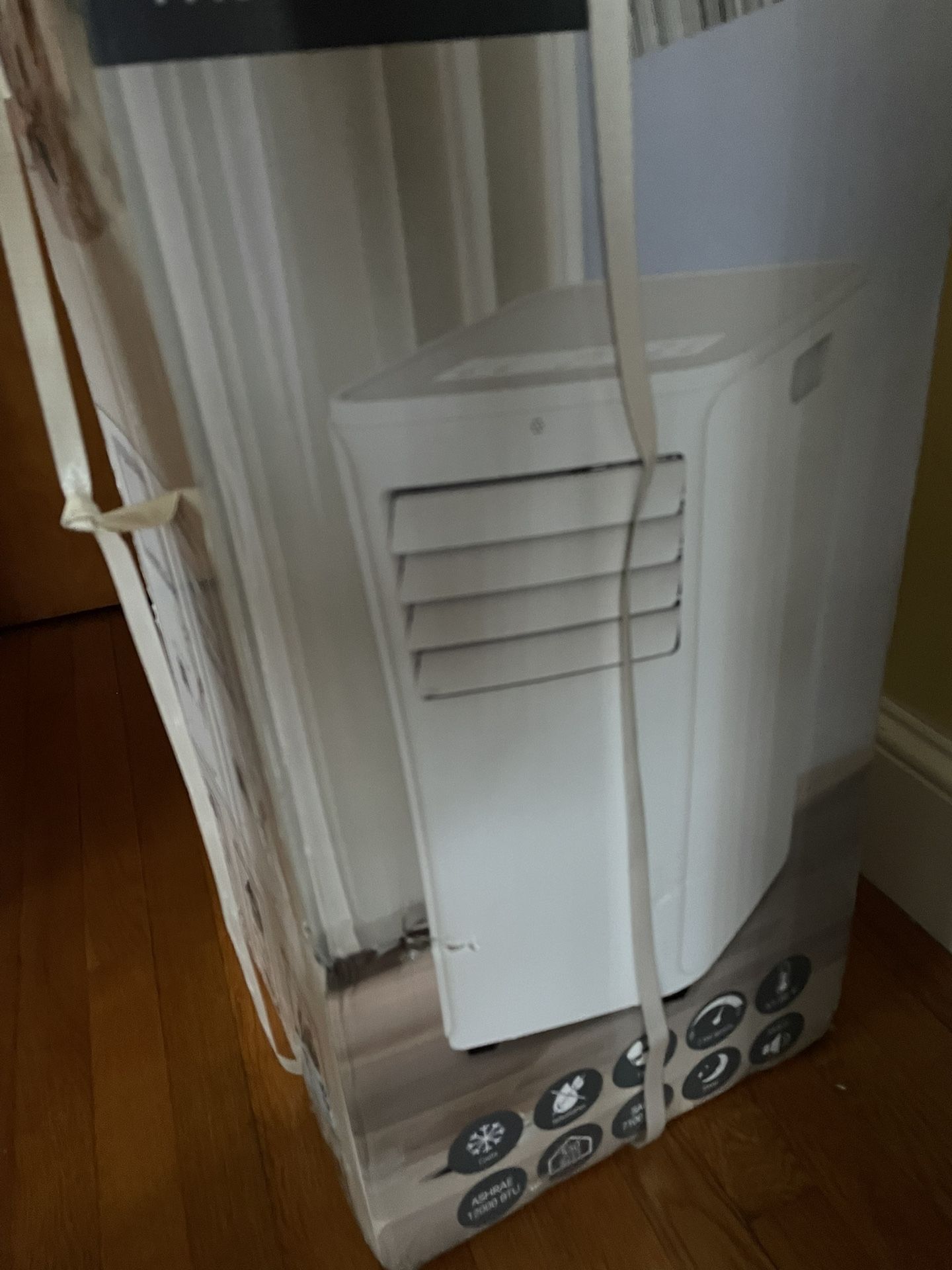 12K BTU Portable AC / Dehumidifier Brand New With Remote Control