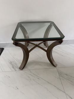 End Table 27.5x 27.5x24,5 H