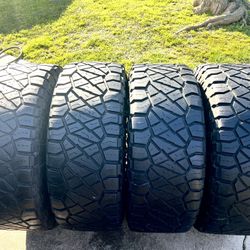 37x13.5r17 Nitto Ridge Grapplers Load E 10 Ply