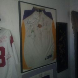 Verify Sign Lakers Jersey Collectible 