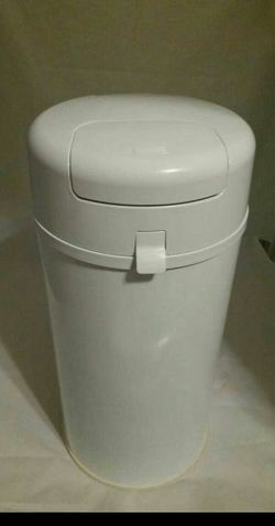 2 in 1: diaper pail that turns into trash can