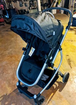 Urbini Omni Folding Stroller Converts to Carriage