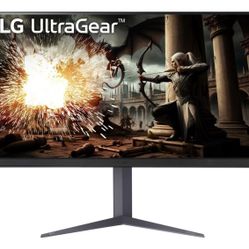 LG - UltraGear 32" IPS LED QHD 180Hz 1ms G-SYNC Compatible AMD Freesync Gaming Monitor with DisplayHDR400