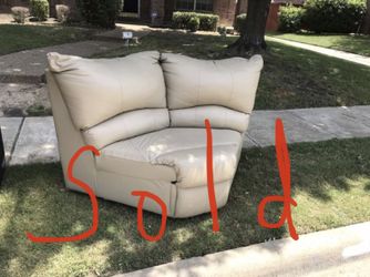 Sold - FREE - TODAY ONLY - Leather corner section