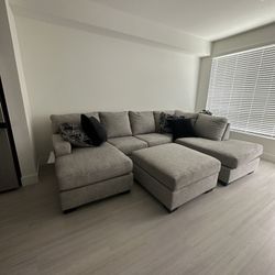 Sectional Couch with Chaise 
