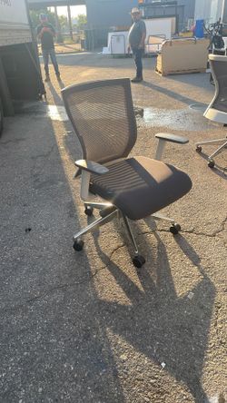 iDesk OroBlanco Ergonomic Gray Mesh Office Chair