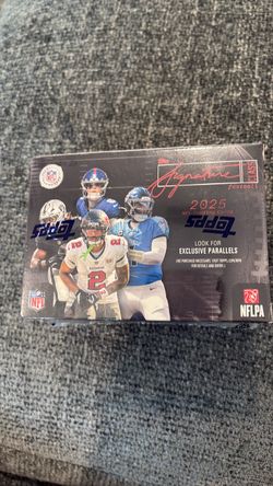2025 Signature Topps Football box.