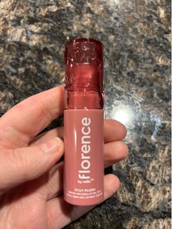 NEW FLORENCE BY MILLS STAY PLUSH SERUM INFUSED LIP OIL TINT IN BAHAMA MAMA $8!!