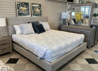 4 Pc  King Bedroom Set  